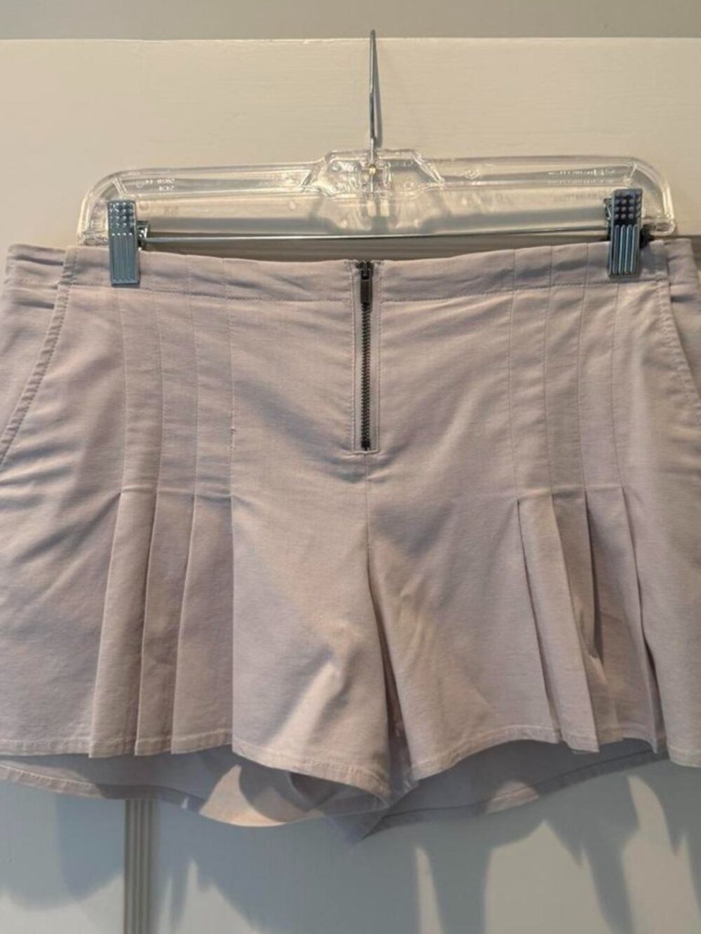 BCBGMAXAZRIA Women's Off White Shorts